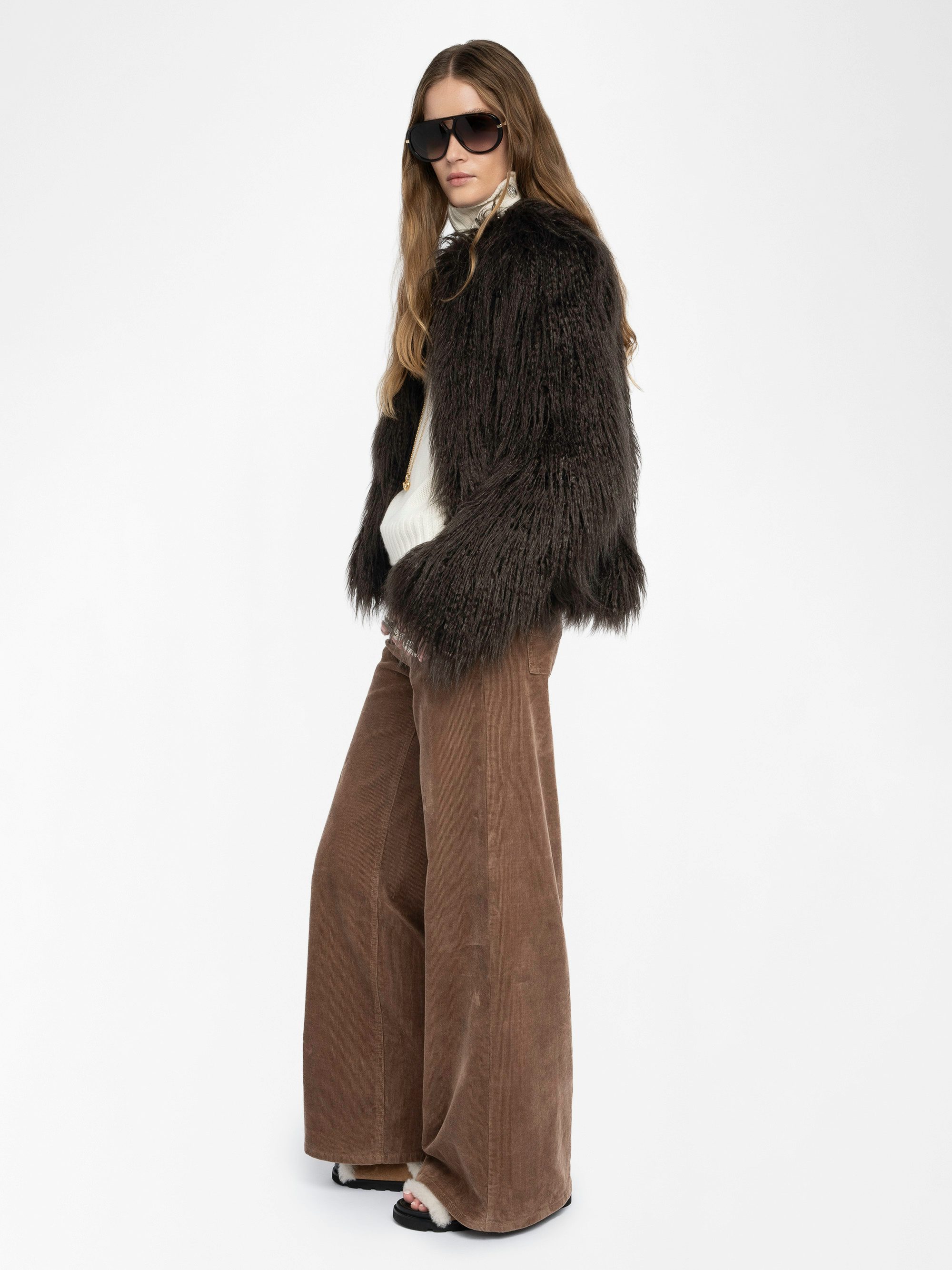 Freddie Coat - Coat in curly faux fur with long sleeves.